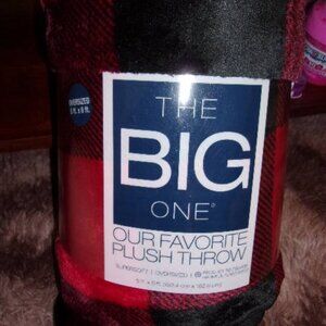 THE BIG ONE Red & Black Burgandy Plaid Soft Oversized Plush Throw Blanket New